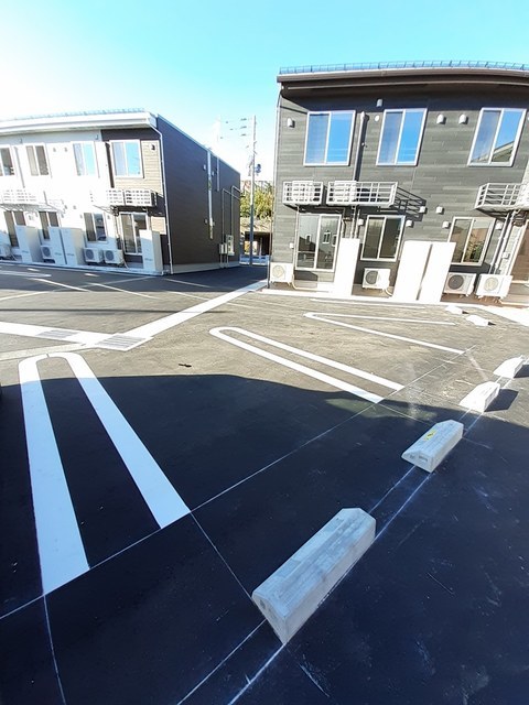 リ・フィラーレ Ⅱ 202 駐車場
