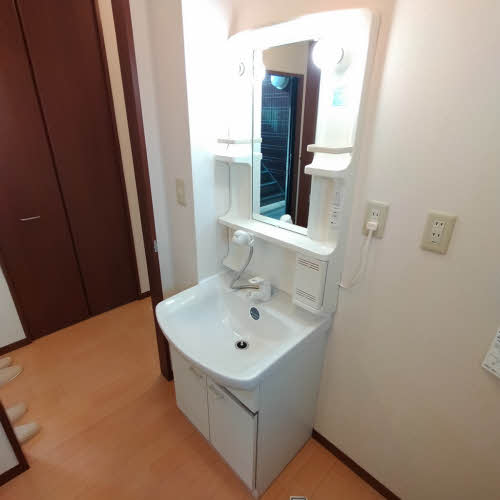 シャーメゾンランブル　C 101 洗面所