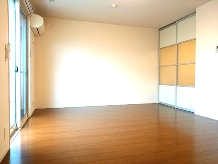 Ｓｋｙ・Ｐａｌａｃｅ(ｽｶｲﾊﾟﾚｽ) 105 リビング