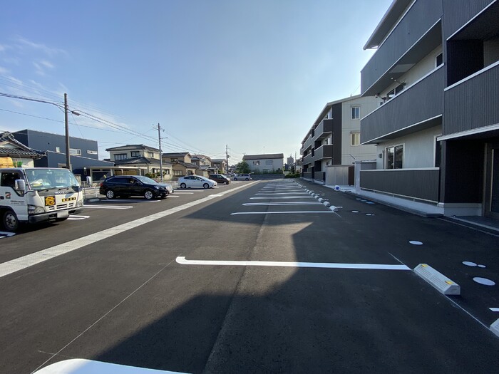 アルテール新和 B棟 B102 駐車場