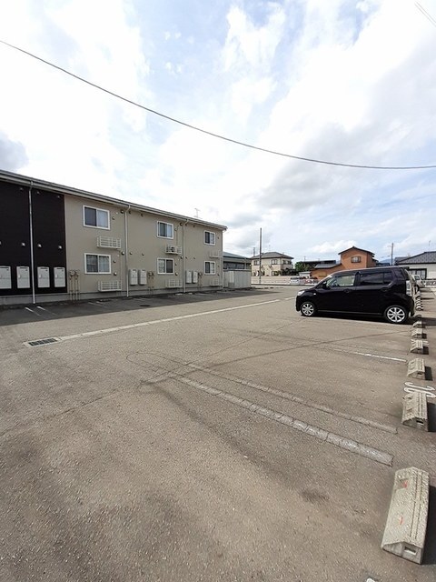 セレーブルＢ 102 駐車場