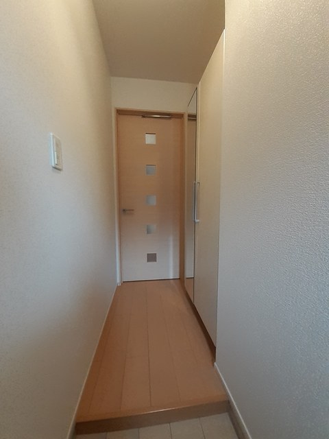 シャルメーヌＢ 102 玄関
