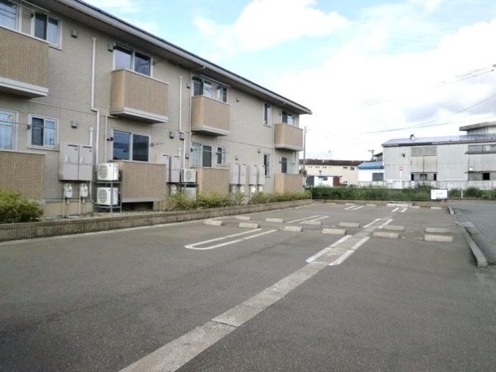 ココアスクエア 202 駐車場