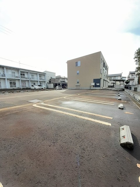 アドリアーノⅢ 303 駐車場