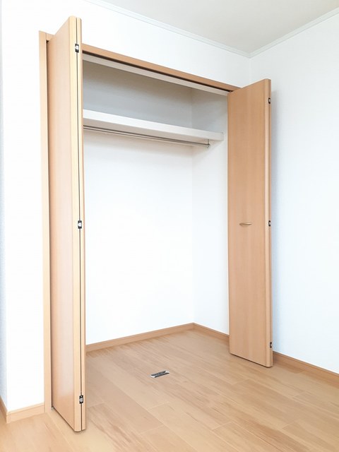 レーベン古正寺 202 収納