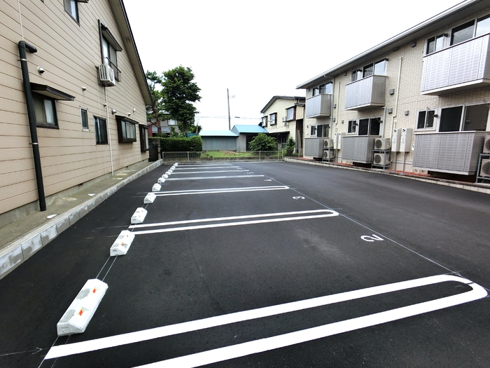 クローバー 202 駐車場
