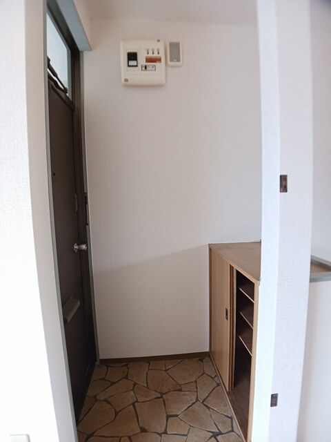 バーン荒町Ｂ棟 203 玄関