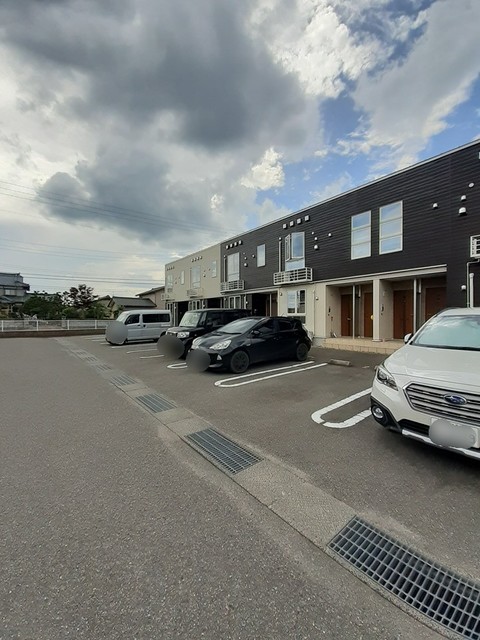 モデルノ ルーチェⅠ 101 駐車場