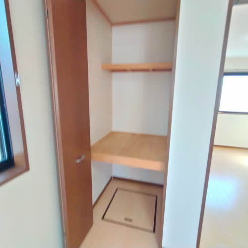 シャーメゾンランブル　C 101 収納