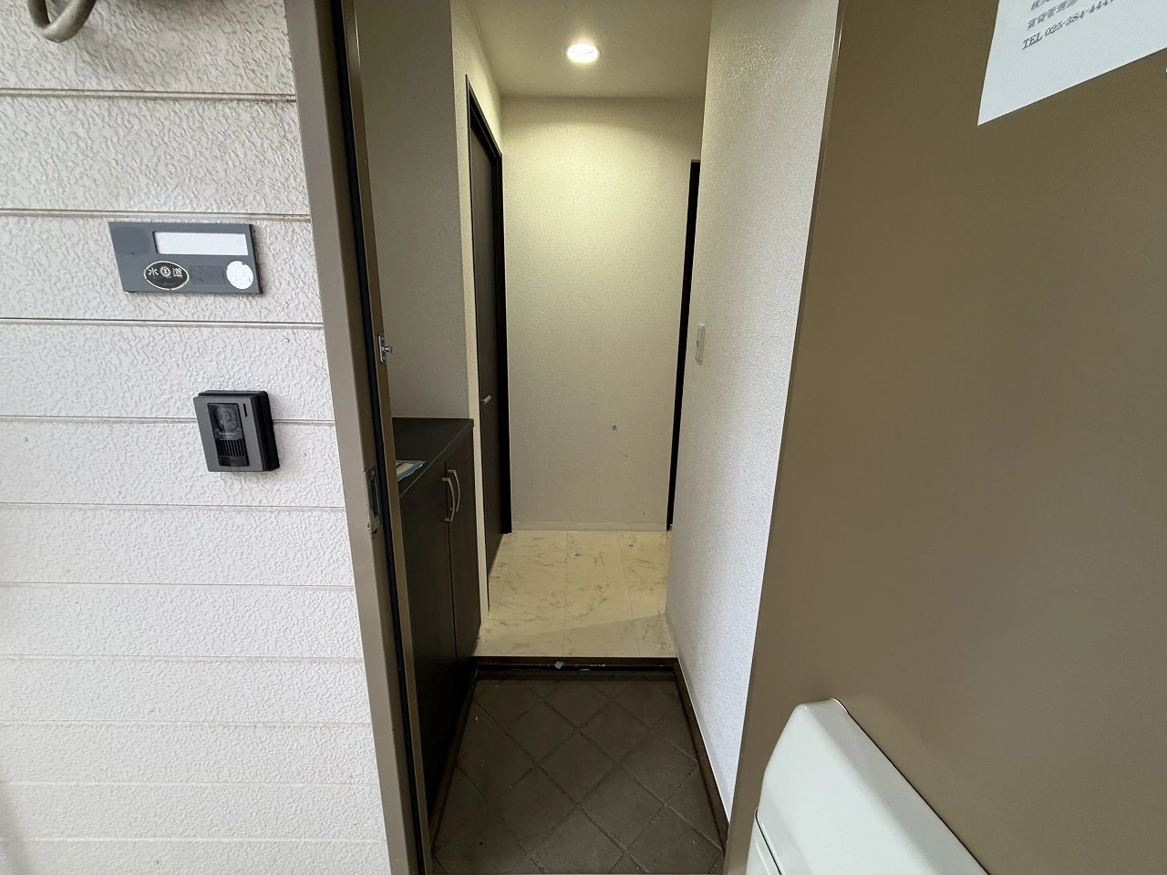 Common浜浦町 102 玄関