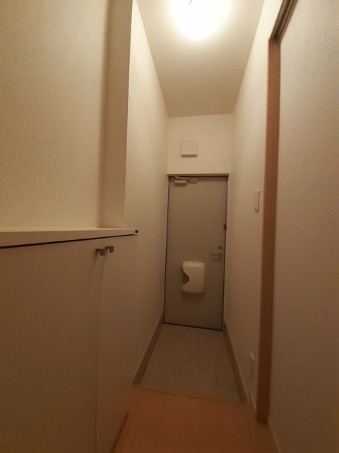 ローレルガーデン白山 103 玄関