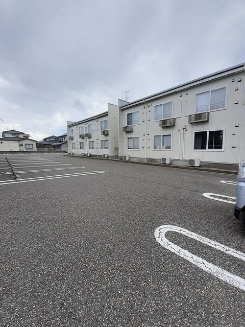 ハッピーフィールドＡ 203 駐車場