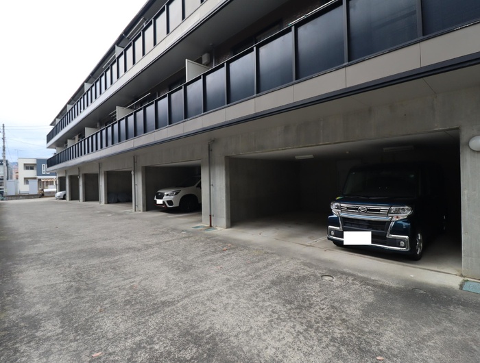 プリンスハイツ 206 駐車場