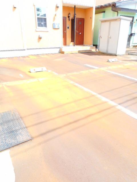 ソレイユ 101 駐車場