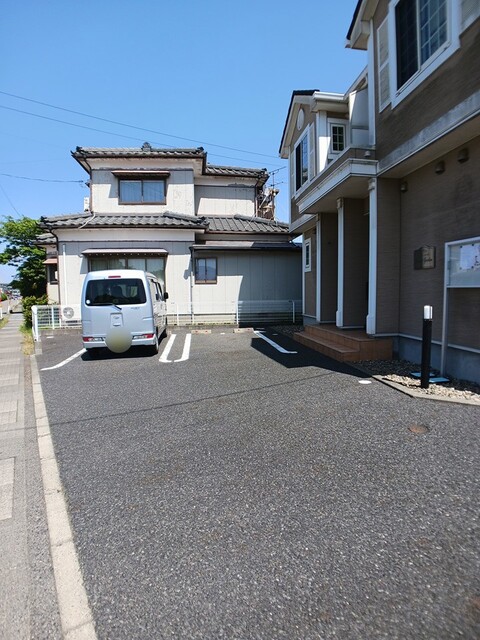 ファミールガーデン 101 駐車場