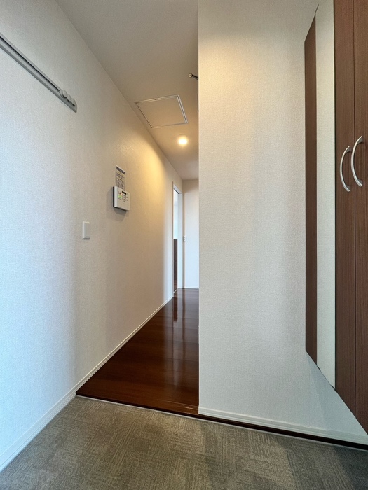 プランタン石山 302 玄関