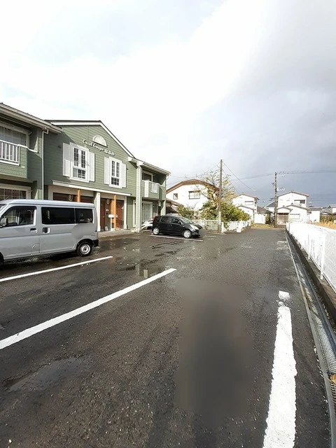 エクセルコーポなるみ 101 駐車場
