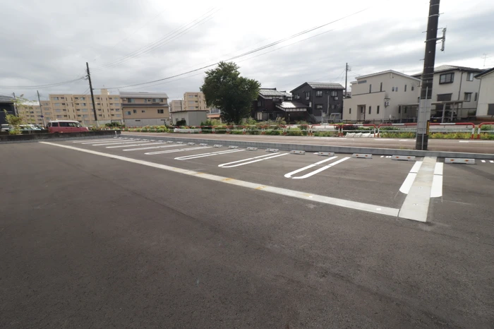 セレニテ 101 駐車場