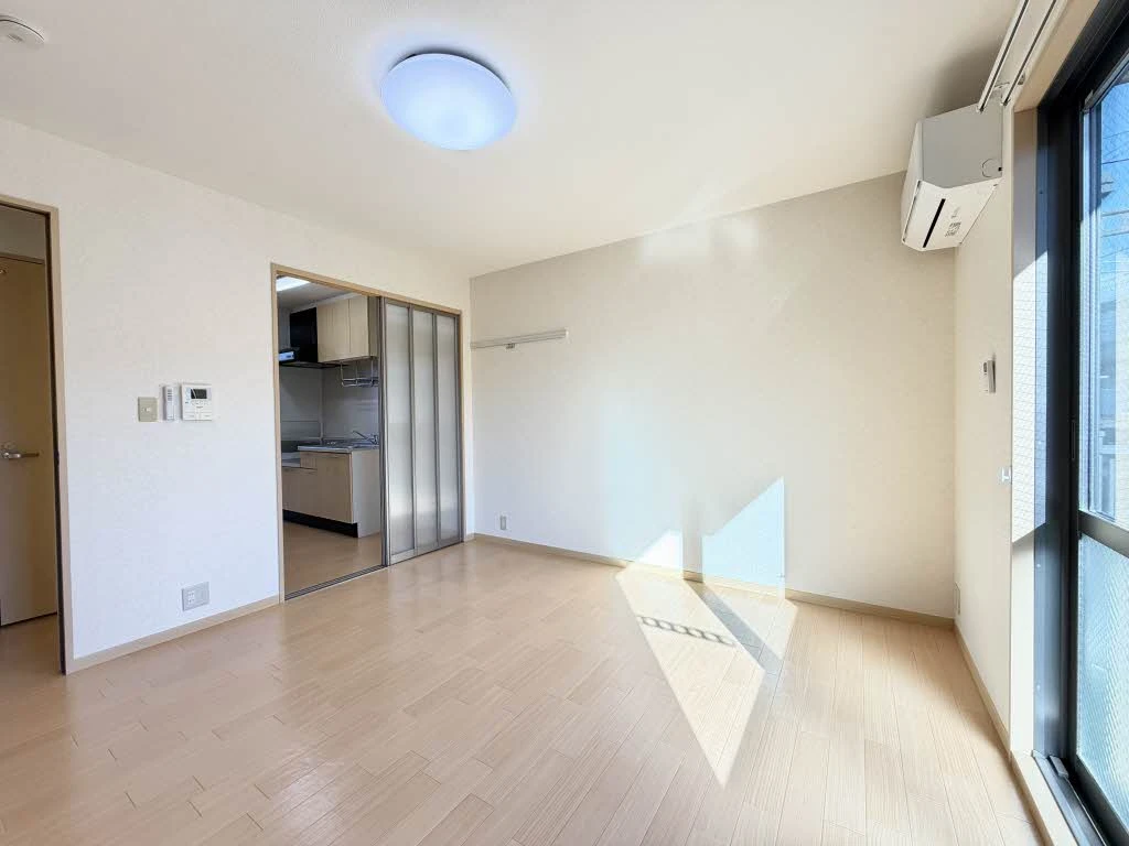 フォーレス・ヴェルデ　A 102 リビング