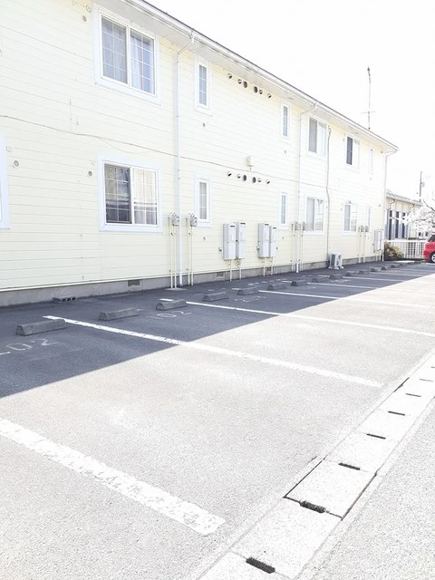 マノワール・ヴェールⅡ 103 駐車場