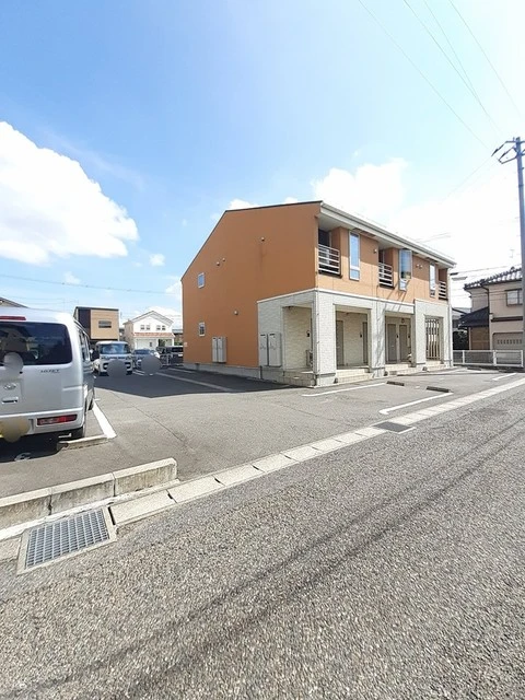 ラ・ヴィ・エン・ローズ 203 駐車場