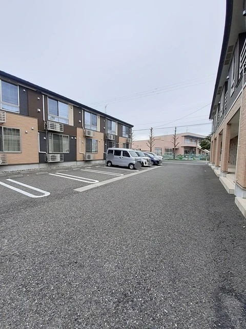 グラン・エスポワールＳ 104 駐車場