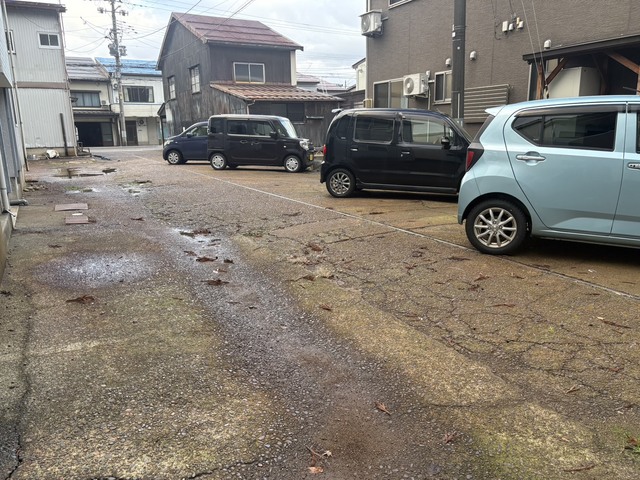 ミルキーハイツ B 駐車場
