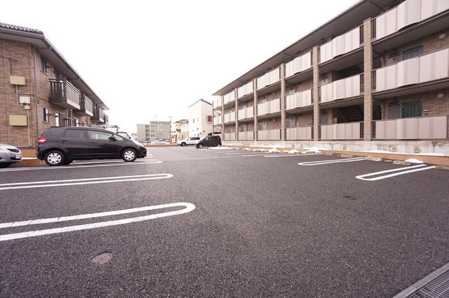 インペリアルコート　B 202 駐車場