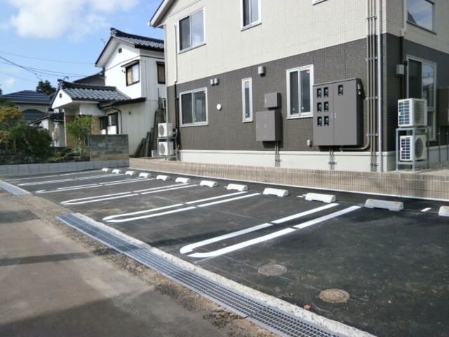 セレーノ 201 駐車場