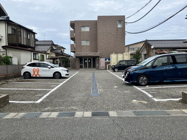 カルムＳＡＫＡＩ 302 駐車場