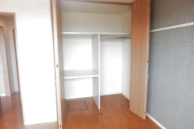 ガーデンハイツ東原町　B 102 収納
