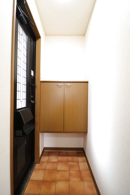 ビリーブ 105 玄関