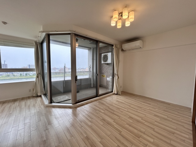 ダイアパレス川端町 902 リビング