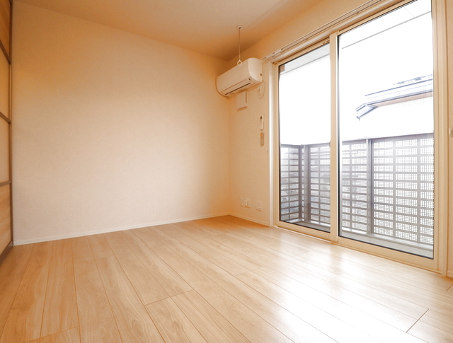 T.ハイツ豊田町 205 リビング