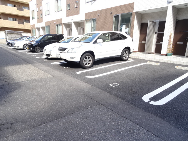 フィーデル上大川前 105 駐車場