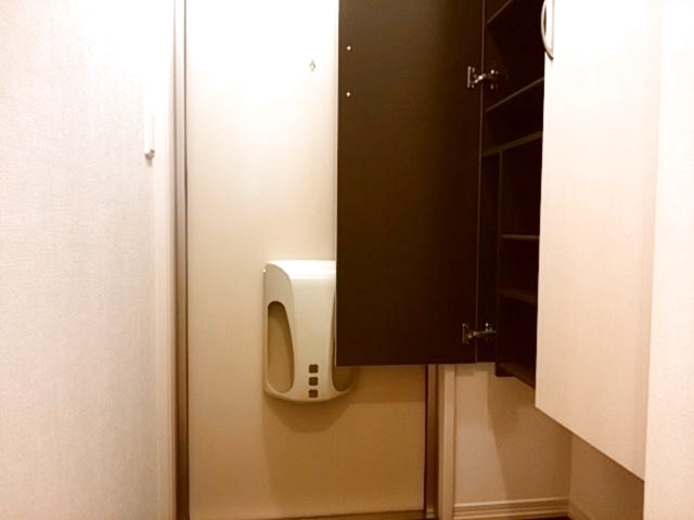 ＷＨＩＴＥ　ＲＯＯＭ曙 203 玄関