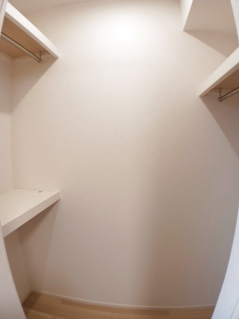 ラーゴム　Ⅱ 202 収納