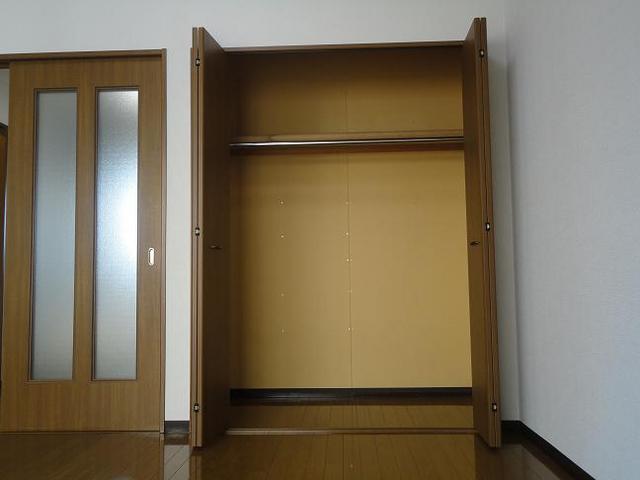 シャトー光華 201 収納