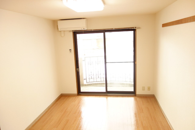 Lily-be関屋恵町 A303 リビング