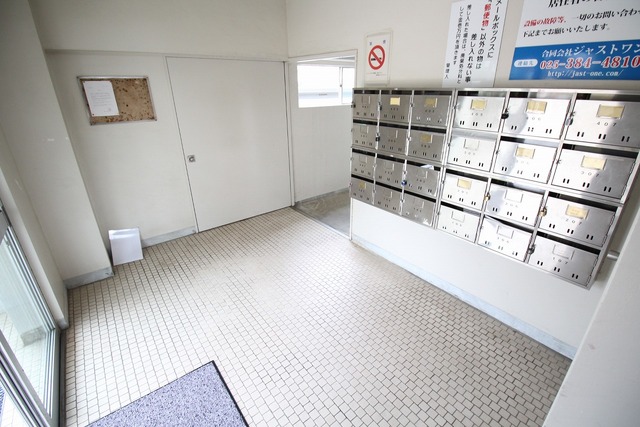 ハイツ船木 402 玄関