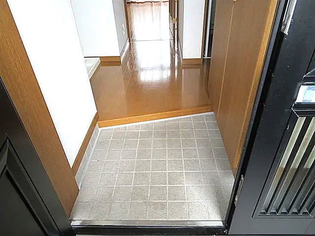ライトウィン 103 玄関