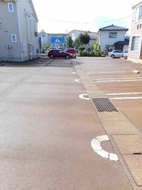 ハピネス　ビラ　Ａ 202 駐車場