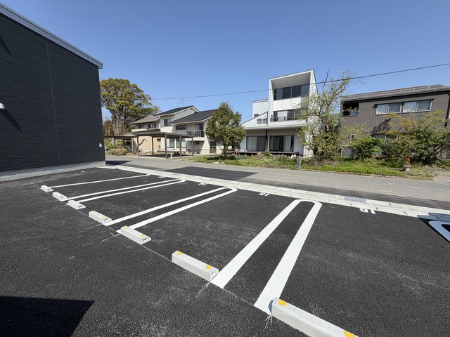 グランピュア 102 駐車場