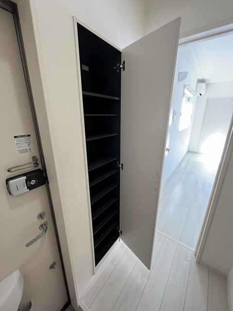 Ｌｕｘ（ラックス）B棟 205 収納