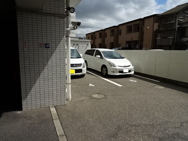 トーカンマンション東堀 307 駐車場