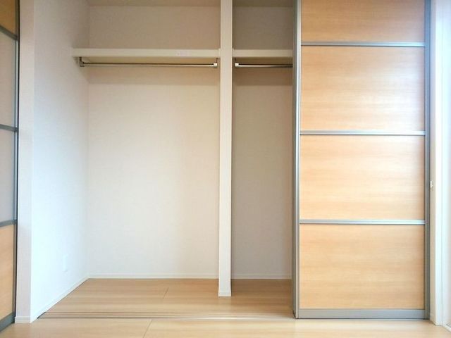 ロイヤルＤ 202 収納