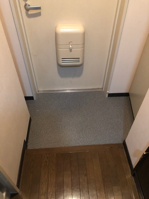 燕三条エクスプレスハイツ 509 玄関