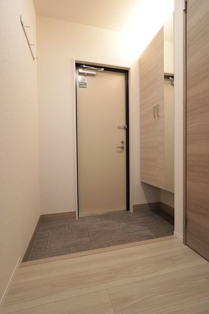 D-ROOM福住 A 101 玄関