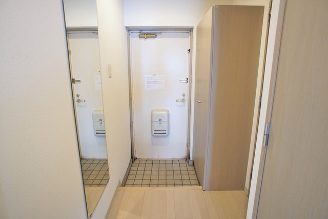 ＲＥＳＩＤＥＮＣＥ　Ｈｉｌｌ　Ｗｅｓｔ裏館 405 玄関