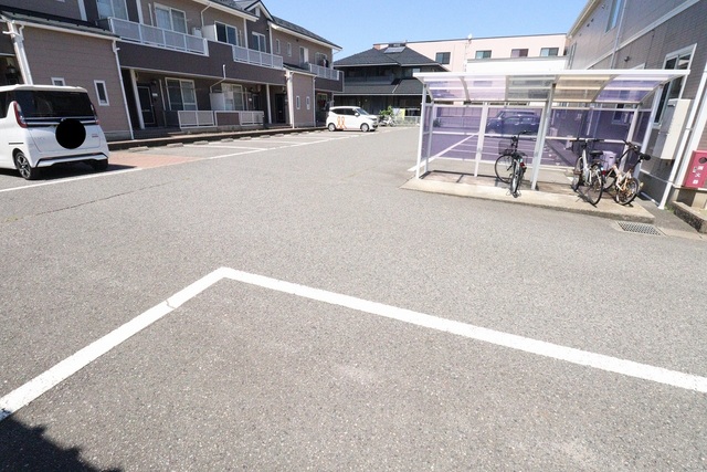 ハイツ悠Ｂ 203 駐車場